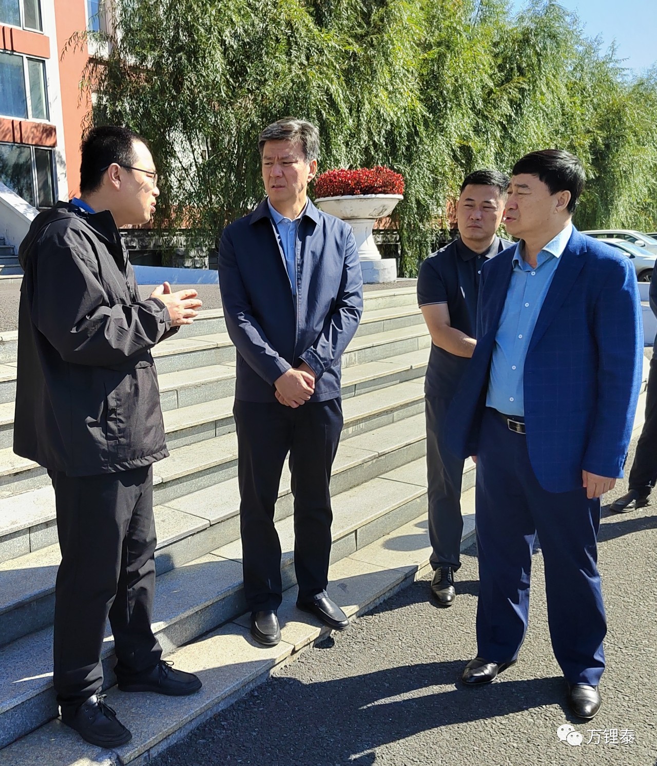 市委副书记王献宇莅临万锂泰调研(图3)