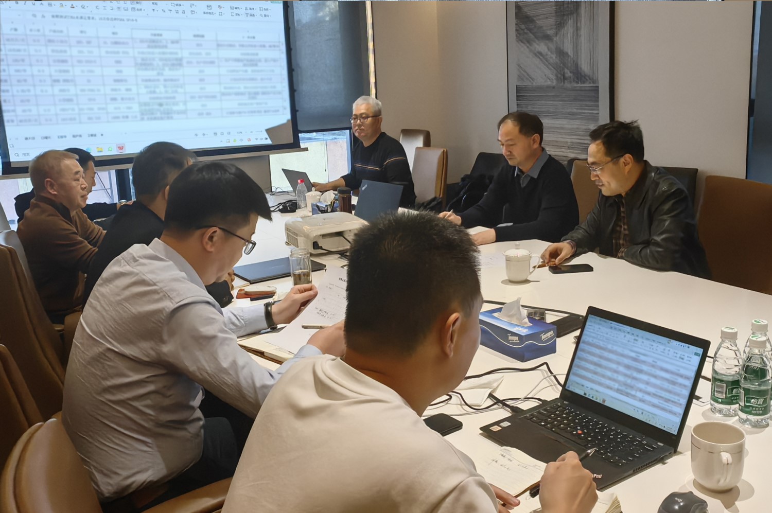 厉兵秣马 赢战未来—— 万锂泰召开三季度销售工作总结暨四季度销售研讨会(图1)